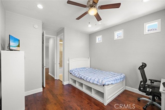 19025 Bayhill Lane, Huntington Beach CA: https://media.crmls.org/medias/f8a9c8d5-cd2f-4e39-bd54-f7a619fbcb09.jpg