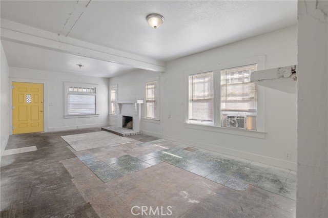 Detail Gallery Image 8 of 38 For 1247 N Ferger Ave, Fresno,  CA 93728 - 2 Beds | 1 Baths