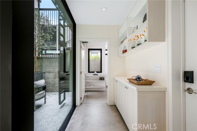 2821 Alma Avenue, Manhattan Beach CA: https://media.crmls.org/medias/f8aaa617-ae35-4de6-8222-8d5351785b33.jpg