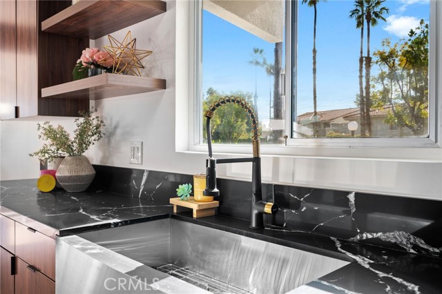 Detail Gallery Image 13 of 39 For 2033 E Ramon Rd 8b,  Palm Springs,  CA 92264 - 2 Beds | 2 Baths