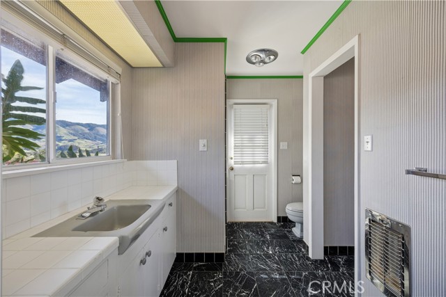 25 Buena Vista Avenue, San Luis Obispo CA: https://media.crmls.org/medias/f8ab294b-2862-4cf1-bb48-aec4702a1f79.jpg