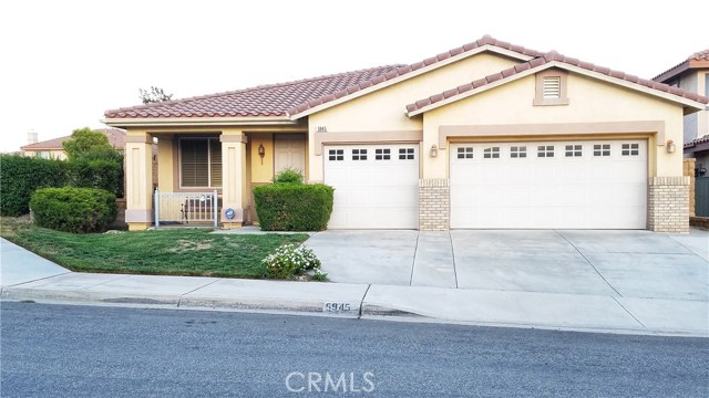 5945 Forest Oaks Pl, Fontana, CA 92336