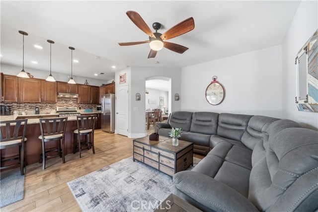 Detail Gallery Image 14 of 43 For 2065 Bergerac, San Jacinto,  CA 92583 - 4 Beds | 2 Baths