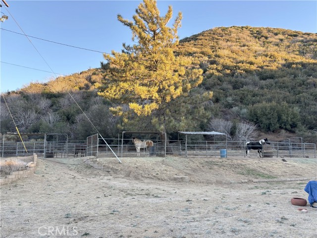 42930 Lake Hughes Road, Lake Hughes CA: https://media.crmls.org/medias/f8aba5da-5aac-4261-bbd8-08e42855c2c5.jpg