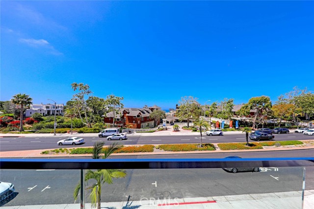 Detail Gallery Image 24 of 25 For 3918 E Coast Highway, Corona Del Mar,  CA 92625 - 3 Beds | 2/1 Baths