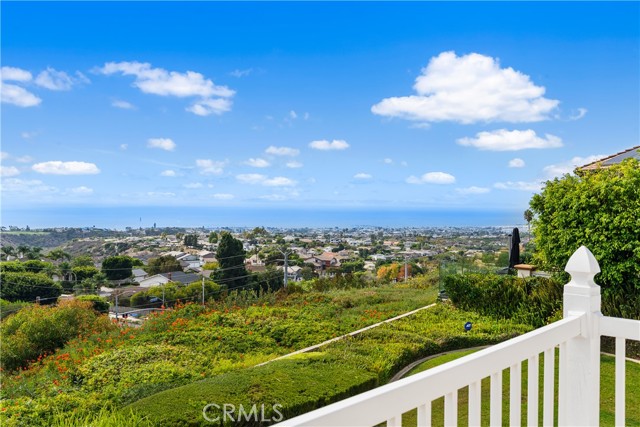 Detail Gallery Image 7 of 37 For 23 San Mateo Way, Corona Del Mar,  CA 92625 - 5 Beds | 3 Baths