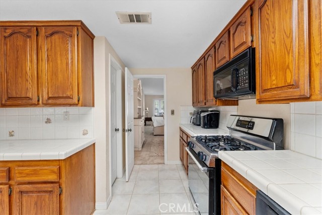 6641 Hawarden Drive, Riverside CA: https://media.crmls.org/medias/f8ad2cbb-2b79-4d37-a374-3752a49a694b.jpg