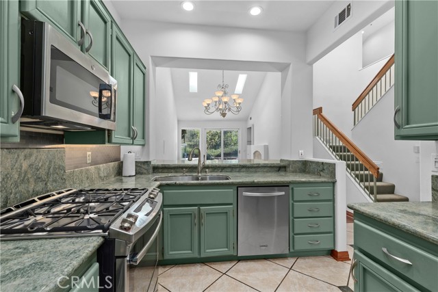 Detail Gallery Image 8 of 33 For 27196 Paseo Lomita, San Juan Capistrano,  CA 92675 - 3 Beds | 3 Baths