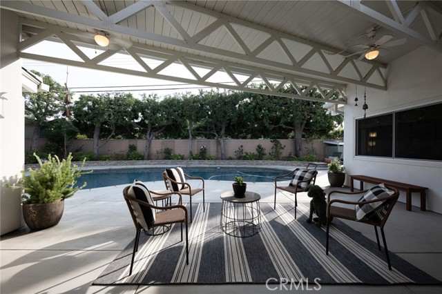 Detail Gallery Image 11 of 42 For 6470 E Mantova St, Long Beach,  CA 90815 - 4 Beds | 3 Baths