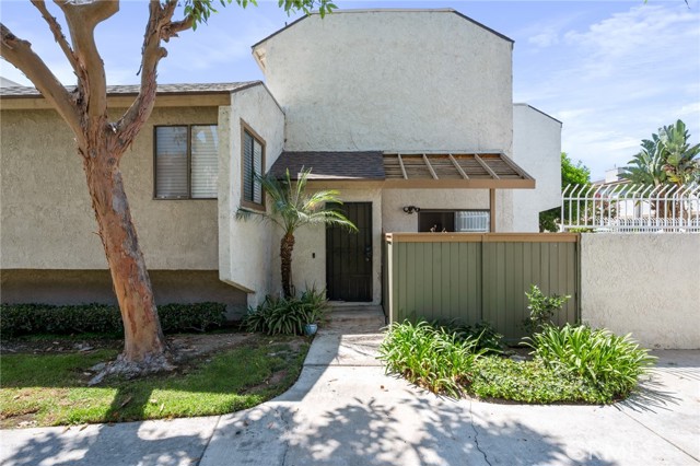 Detail Gallery Image 10 of 44 For 2005 W Culver Ave #11,  Orange,  CA 92868 - 3 Beds | 2 Baths