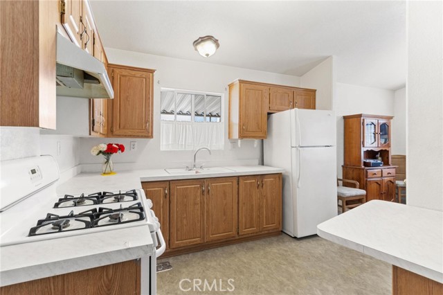 Detail Gallery Image 4 of 25 For 10745 Victoria Ave, Whittier,  CA 90604 - 2 Beds | 2 Baths
