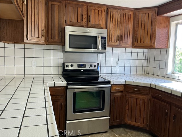 Detail Gallery Image 4 of 30 For 5303 Sierra Dr, Kelseyville,  CA 95451 - 3 Beds | 2 Baths