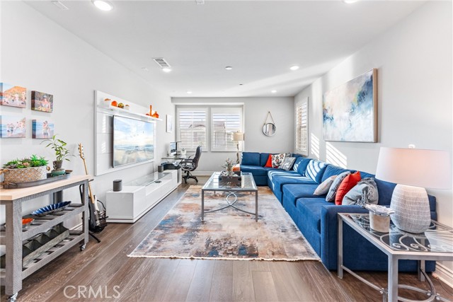 Detail Gallery Image 29 of 57 For 202 Geyser, Irvine,  CA 92618 - 4 Beds | 4/1 Baths