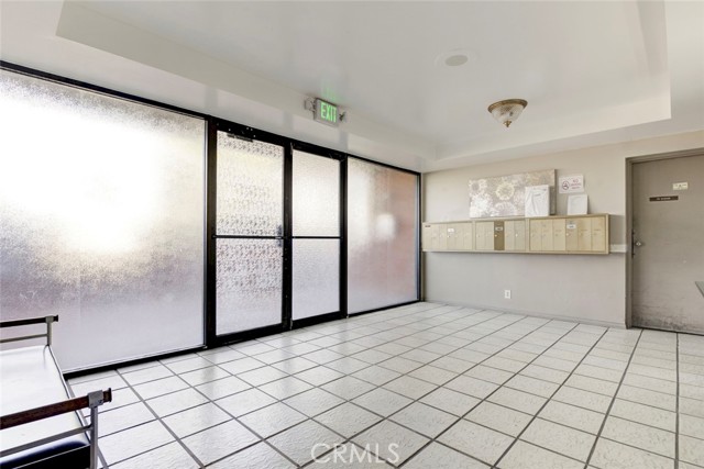 Detail Gallery Image 25 of 39 For 17522 Sherman Way #202,  Van Nuys,  CA 91406 - 2 Beds | 3 Baths