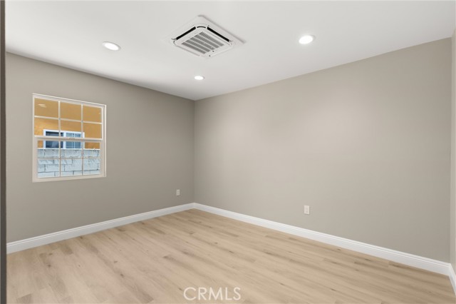 1401 Highland Street, Santa Ana CA: https://media.crmls.org/medias/f8aef3e9-6f38-4c42-9712-d1d86853efed.jpg
