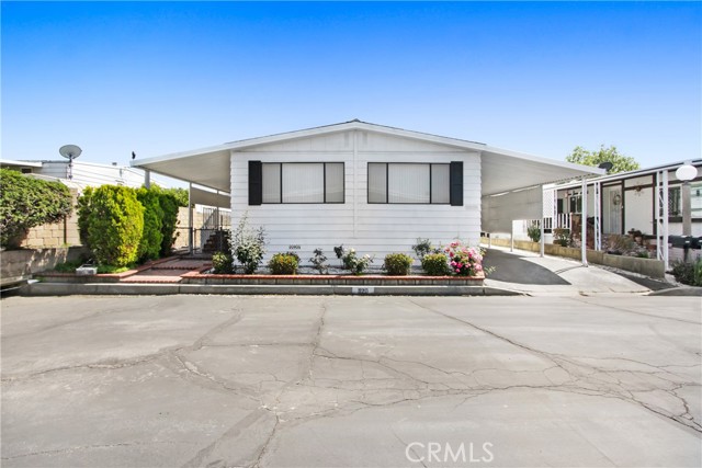 Detail Gallery Image 2 of 21 For 4095 Fruit St #920,  La Verne,  CA 91750 - 2 Beds | 2 Baths
