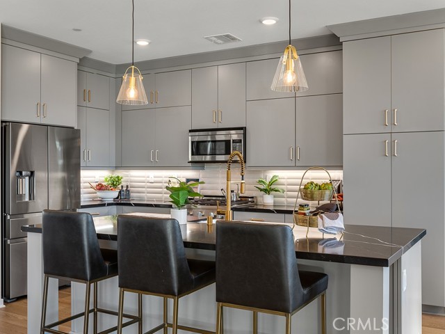 Detail Gallery Image 26 of 40 For 28905 Saddle Cir, Castaic,  CA 91384 - 3 Beds | 2/1 Baths