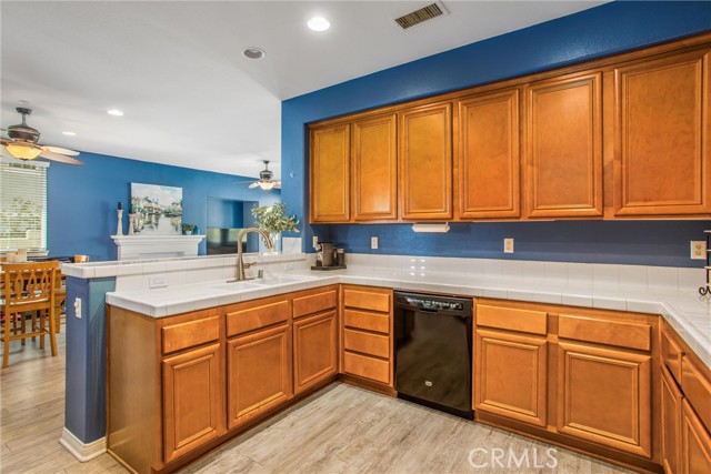 Detail Gallery Image 18 of 35 For 28948 Easton Ln, Highland,  CA 92346 - 3 Beds | 2/1 Baths