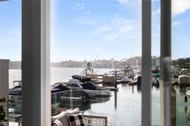 Detail Gallery Image 9 of 45 For 16435 Harbour Ln #13,  Huntington Beach,  CA 92649 - 2 Beds | 2/1 Baths