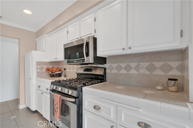 Detail Gallery Image 10 of 22 For 2110 Palos Verdes Dr., N #203,  Lomita,  CA 90717 - 2 Beds | 2 Baths