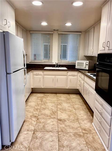 Detail Gallery Image 8 of 25 For 746 Avenida Majorca #N,  Laguna Woods,  CA 92637 - 2 Beds | 2 Baths