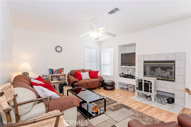 44250 62nd W Street, Lancaster CA: https://media.crmls.org/medias/f8b28b96-3157-40e4-8998-2c64e5cf9872.jpg