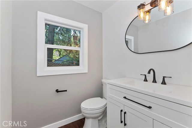 Detail Gallery Image 9 of 34 For 23984 Straight Way, Crestline,  CA 92325 - 2 Beds | 1 Baths