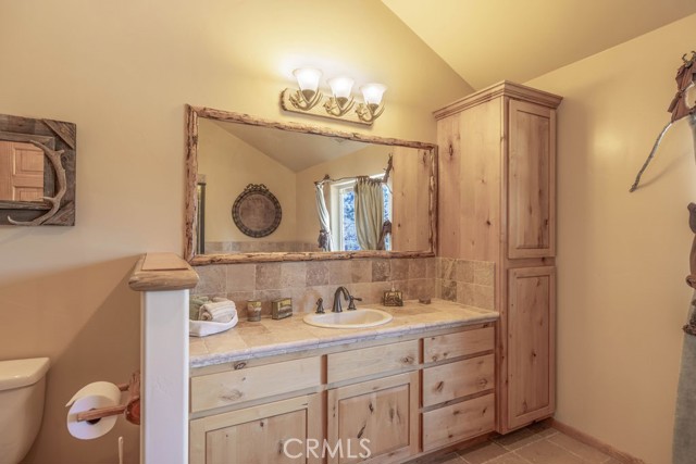625 Cedar Glen Drive, Big Bear City CA: https://media.crmls.org/medias/f8b3ead4-eb37-4120-ba32-b128ef5ed036.jpg