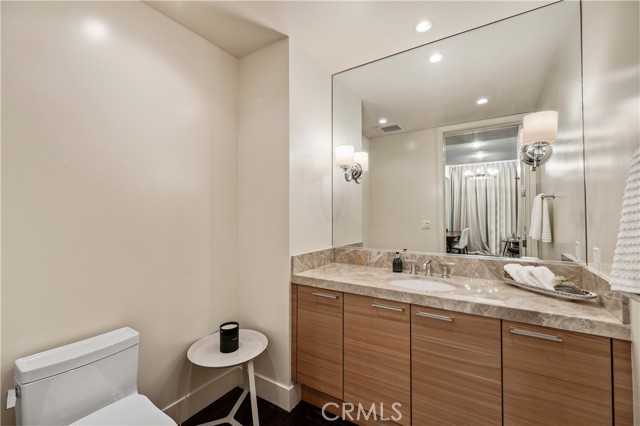10776 Wilshire Boulevard, Los Angeles CA: https://media.crmls.org/medias/f8b4d5d9-f2ad-4494-bf38-610209b81279.jpg
