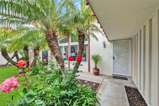 Detail Gallery Image 5 of 50 For 1406 S Amberwick Ln, Anaheim,  CA 92804 - 3 Beds | 2 Baths