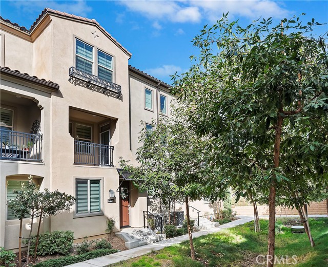 Detail Gallery Image 2 of 37 For 18287 Iris Ln, Yorba Linda,  CA 92886 - 4 Beds | 3/1 Baths