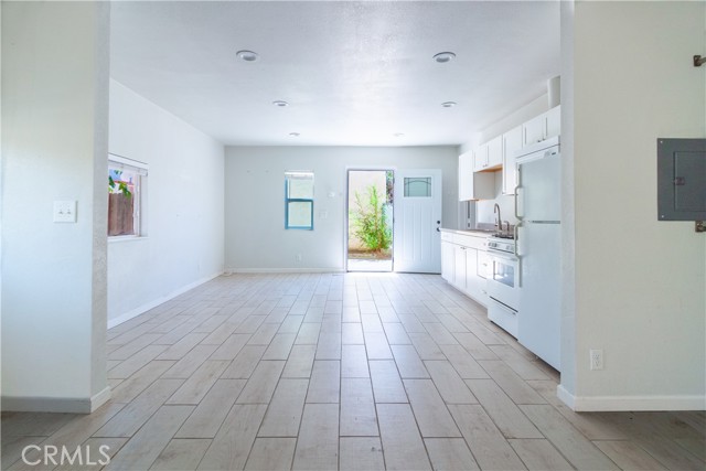 44655 Fig Avenue, Lancaster CA: https://media.crmls.org/medias/f8b65af8-d1bf-45f5-9116-949bc228beb6.jpg