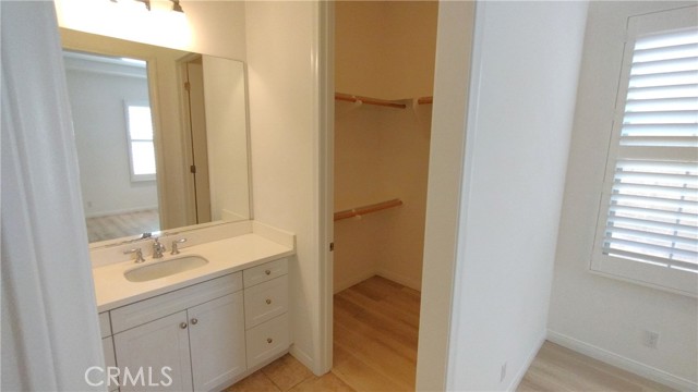 73 Gardenhouse Way, Irvine CA: https://media.crmls.org/medias/f8b66500-b4d2-46fb-bb8d-ebbf3e77c1da.jpg