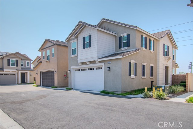 Detail Gallery Image 1 of 18 For 1592 Redwoods Dr, Upland,  CA 91784 - 3 Beds | 2/1 Baths