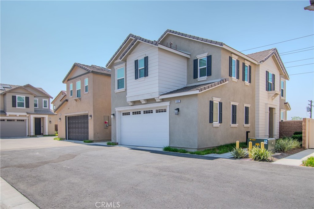 1592 Redwoods Drive