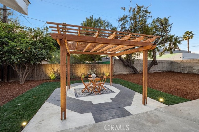 Detail Gallery Image 20 of 28 For 5941 Tobias Ave, Sherman Oaks,  CA 91411 - 4 Beds | 2 Baths