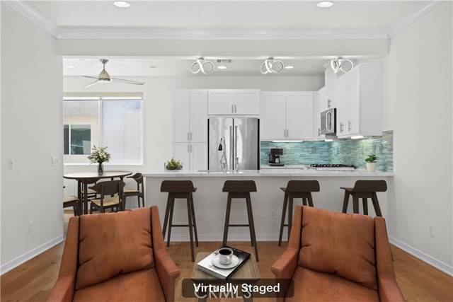 Detail Gallery Image 7 of 30 For 5762 Acacia, Lakewood,  CA 90712 - 3 Beds | 4 Baths