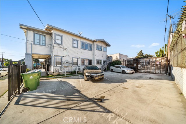 Detail Gallery Image 5 of 42 For 1425 W 18th St., Los Angeles,  CA 90006 - – Beds | – Baths