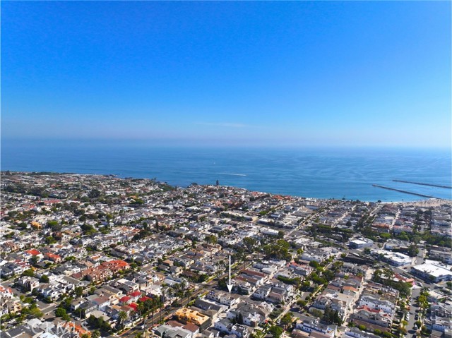 603 1/2 Marguerite Avenue, Corona del Mar CA: https://media.crmls.org/medias/f8b8e30e-cfd7-4b5a-9ad1-71d5e0b6dacb.jpg