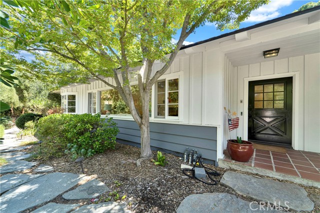 Detail Gallery Image 4 of 59 For 18090 Karen Dr, Encino,  CA 91316 - 4 Beds | 2/1 Baths