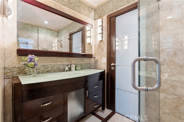 Detail Gallery Image 26 of 44 For 5836 Winnetka Ave, Woodland Hills,  CA 91367 - 4 Beds | 3 Baths