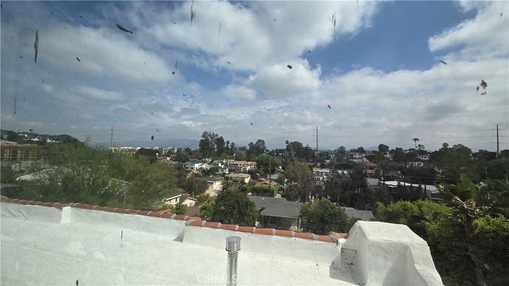 https://media.crmls.org/medias/f8ba134a-9c01-40b5-a445-3478004cc035.jpg?preset=X-Large