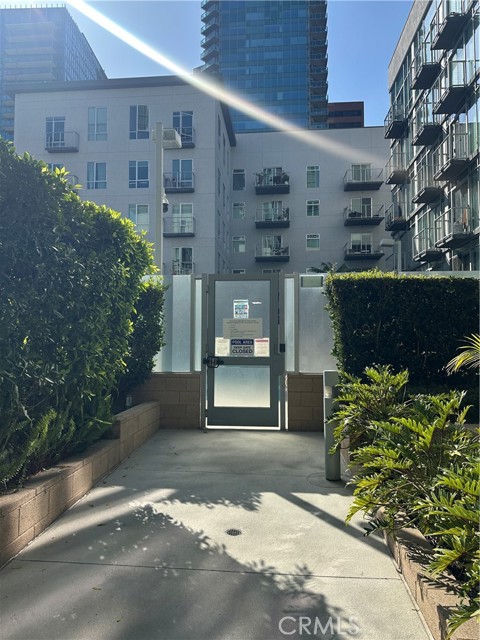 645 W 9th Street, Los Angeles CA: https://media.crmls.org/medias/f8ba760d-5093-4d4b-9e5a-c589759a5f97.jpg
