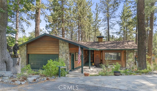 996 Eagle Road, Wrightwood CA: https://media.crmls.org/medias/f8bab64e-5b7d-46fa-942c-69d5770d7bf2.jpg