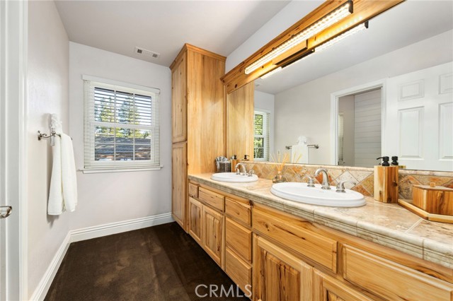 Detail Gallery Image 26 of 44 For 447 Bay View Dr, Lake Arrowhead,  CA 92352 - 4 Beds | 3 Baths