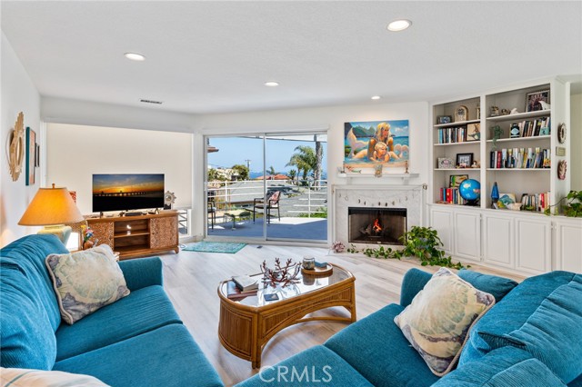 718 W 37th Street, San Pedro CA: https://media.crmls.org/medias/f8bb4206-a48e-4bab-8f3a-8a5fdea40419.jpg