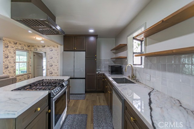 Detail Gallery Image 5 of 18 For 702 N Pine, Anaheim,  CA 92805 - 3 Beds | 2 Baths