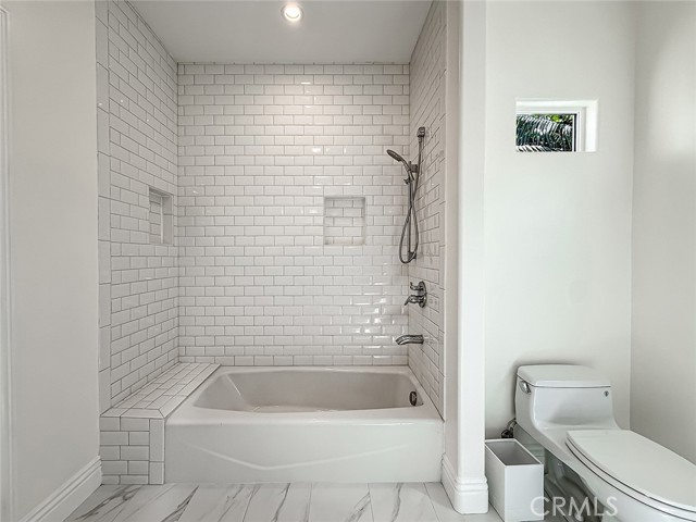 Detail Gallery Image 49 of 58 For 5960 Balcom, Encino,  CA 91316 - 4 Beds | 4 Baths