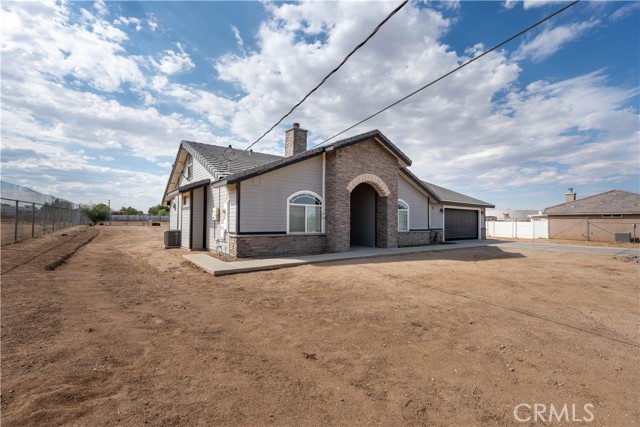 Detail Gallery Image 3 of 53 For 11436 Pinon Ave, Hesperia,  CA 92345 - 4 Beds | 2 Baths