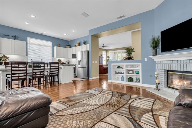 Detail Gallery Image 11 of 36 For 3338 Camden Ln, Corona,  CA 92882 - 4 Beds | 2 Baths